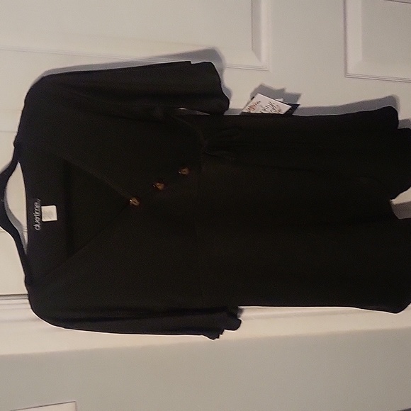 NWT Duetime Maternity Short Flutter Sleeve Nursing Friendly Top - Picture 2 of 10